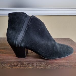 Aquatalia Black Suede Ankle Booties Size 6.5